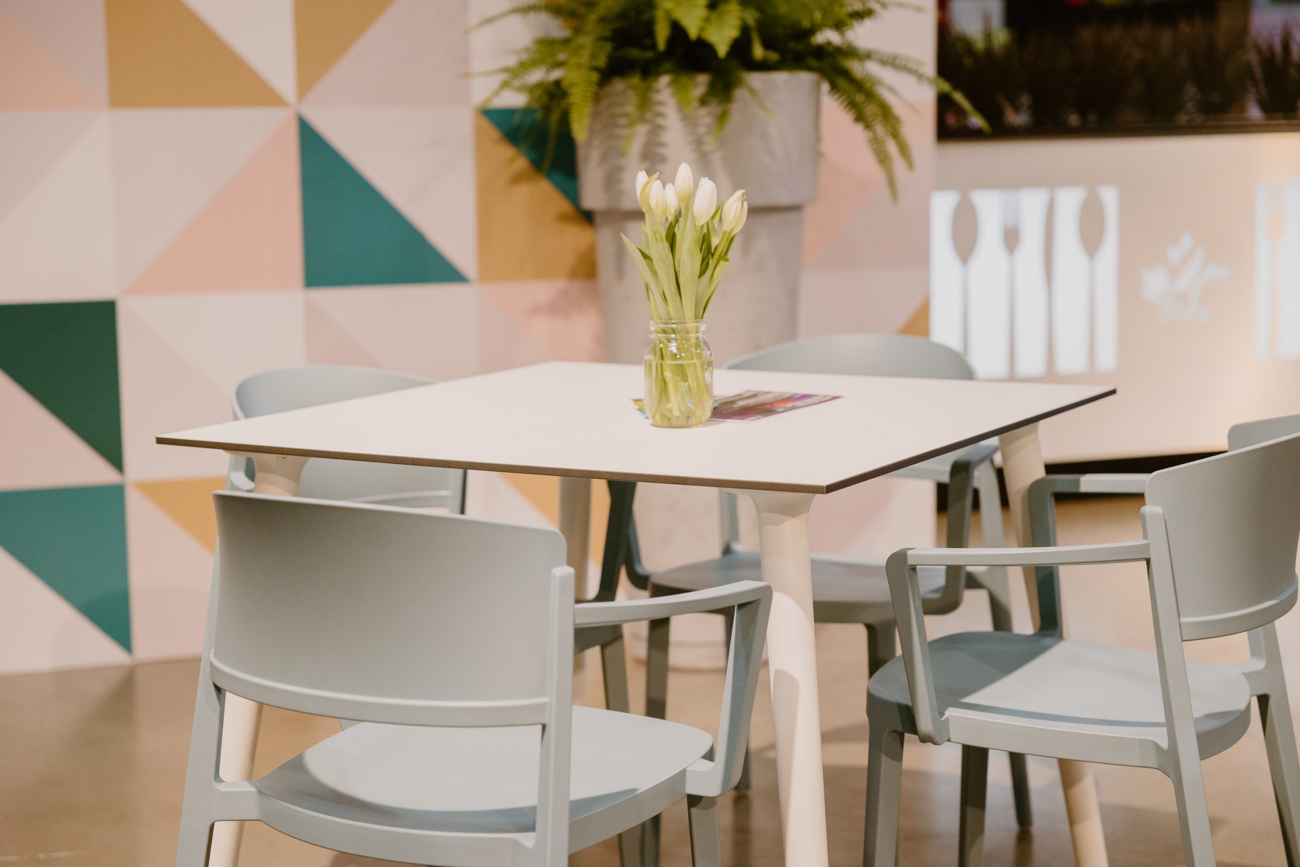 White Stefano table